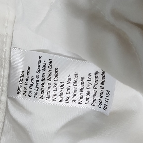 True Craft White denim jeans. Slightly distressed and with ragged leg hems. - Picture 5 of 5